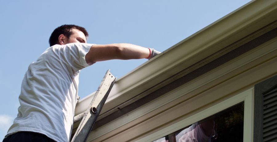 How to Fix Leaking Gutters 